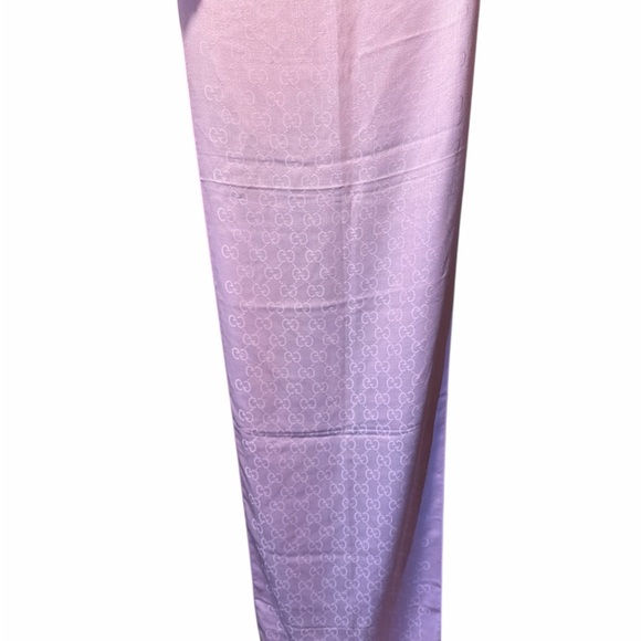 Gucci Soft Pink Logo Scarf - Picture 2 of 2